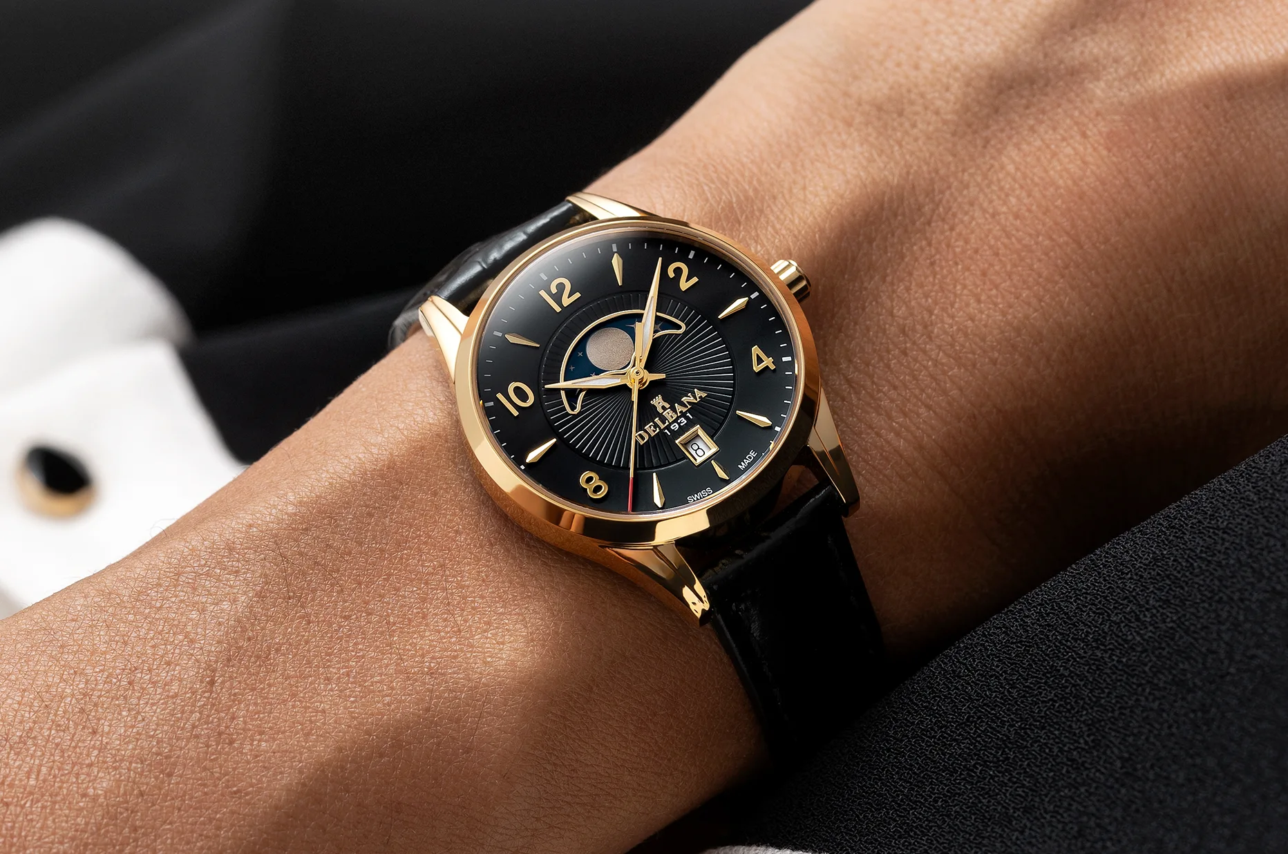 Czarny zegarek damski z pozłacaną kopertą Delbana Lunetta Moonphase