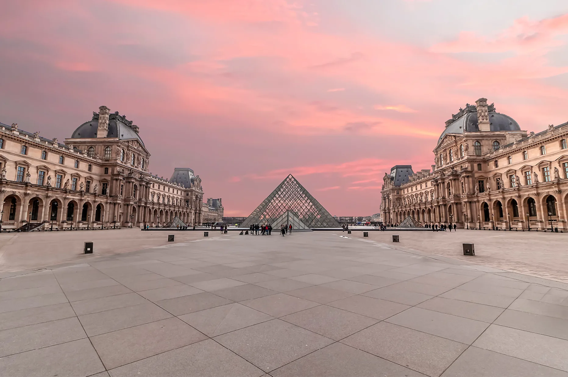 Paryska architektura i Luwr jako inspiracja dla kolekcji zegarków Saint Honoré Paris