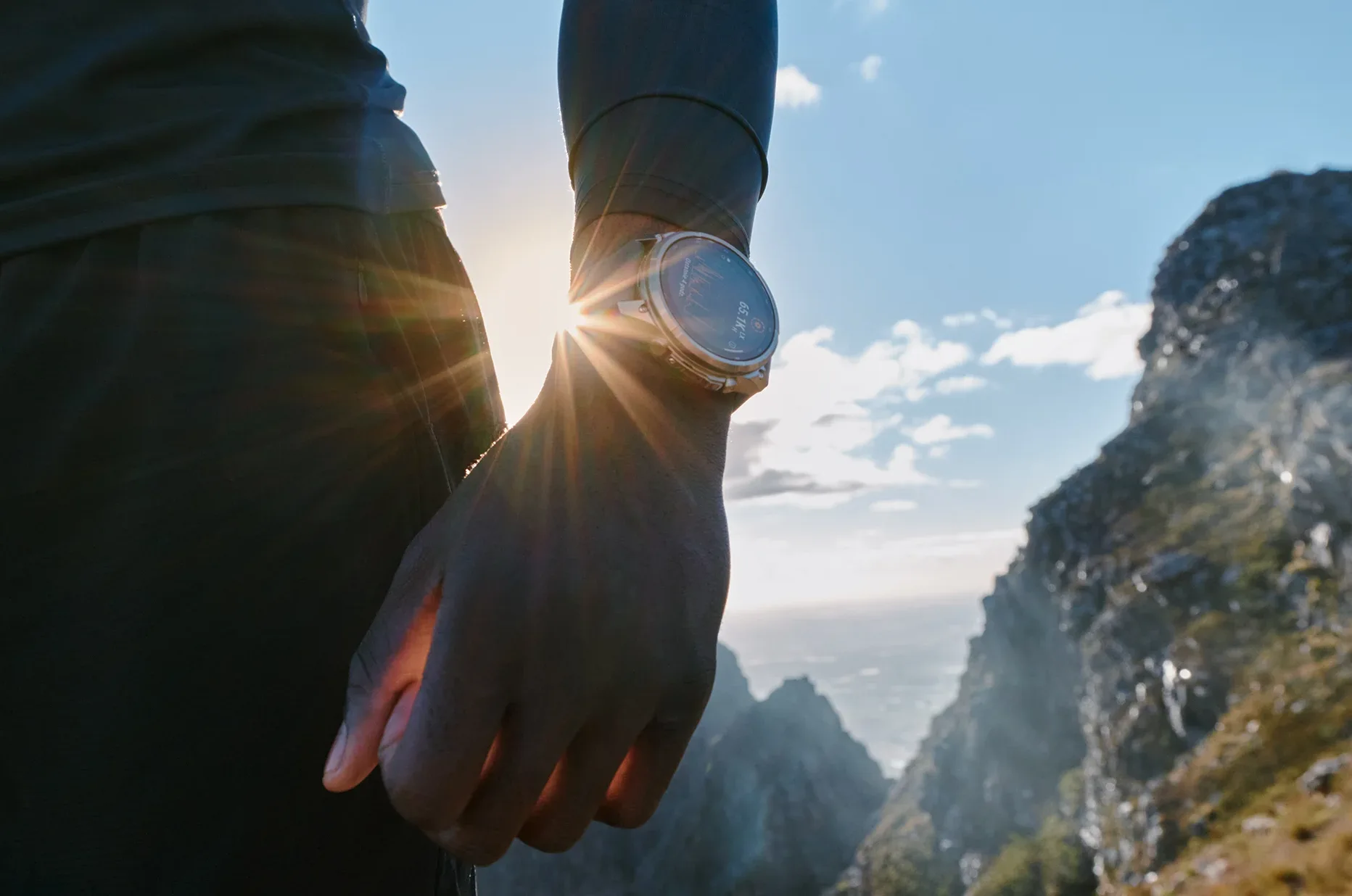 Garmin fēnix 9 Pro Solar - smartwatch GPS z ładowaniem słonecznym podczas górskiej wyprawy