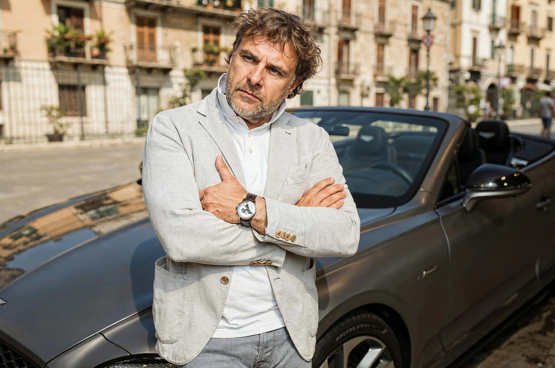Elegancko-sportowy zegarek męski Vostok Europe Limousine 2.0 Chronograph na nadgarstku mężczyzny