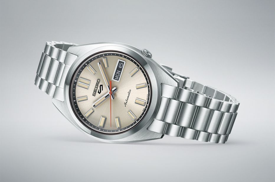 Zegarek Seiko 5 Sports z datą i dniem tygodnia