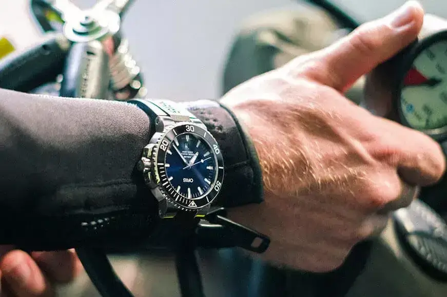 Oris Aquis Date