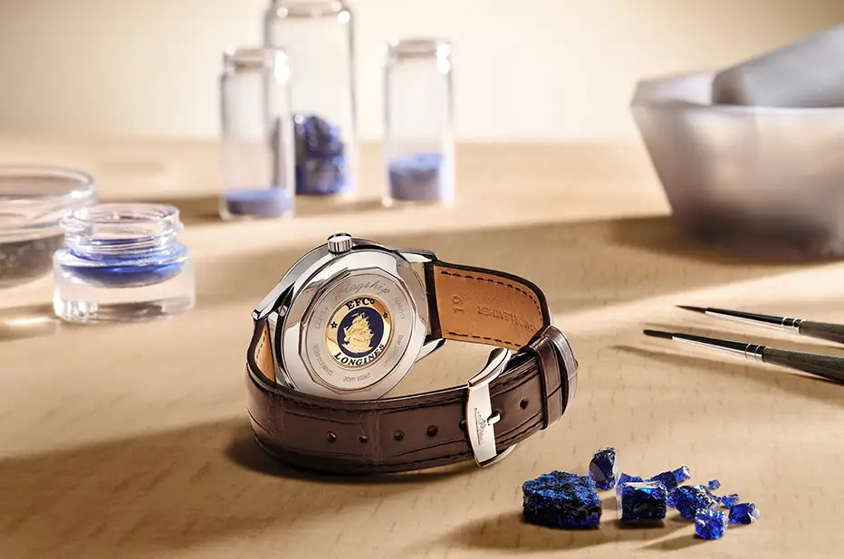 Emaliowana tylna część zegarka Longines Flagship Heritage 2024