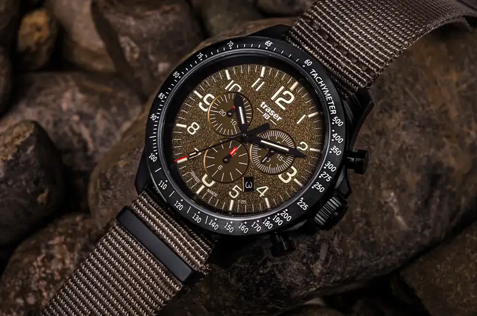 Taktyczny zegarek męski Traser P67 Officer Pro Chronograph Khaki z chronografem i paskiem w kolorze khaki
