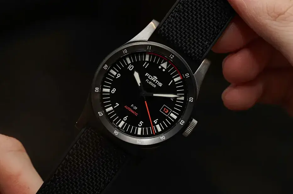 Limitowany zegarek pilot Fortis Flieger F-39 Mission Black WERK 7