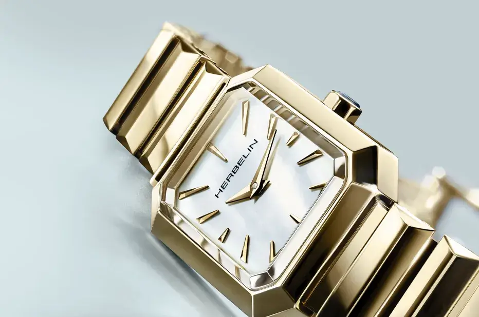 Pozłacany zegarek damski Herbelin Octogone o geometrycznej kopercie
