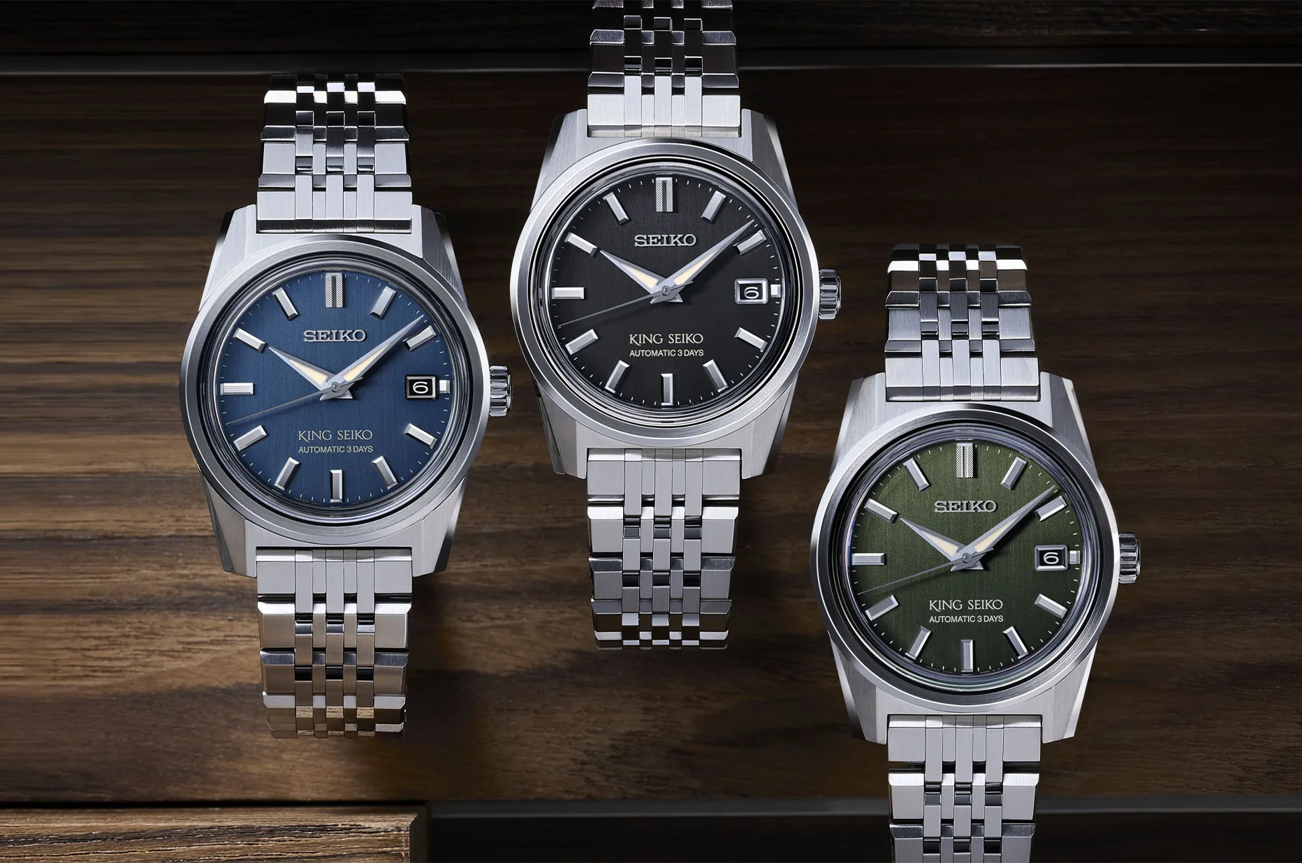 Zegarki King Seiko KSK z mechanizmem z rodziny 6R, niebieską, czarną i zieloną tarczą oraz stalową bransoletą
