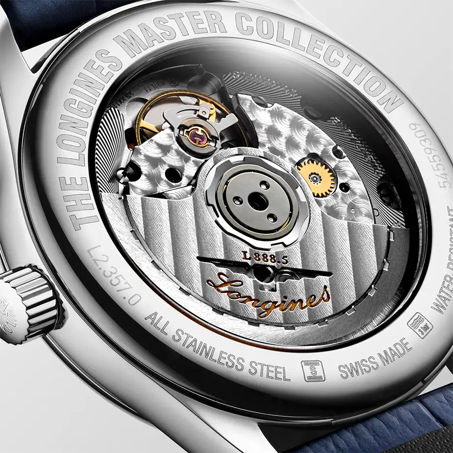 Przeszklony dekiel zegarka Longines Master Collection z widocznym mechanizmem L888.5, zdobionym pasami Côtes de Genève