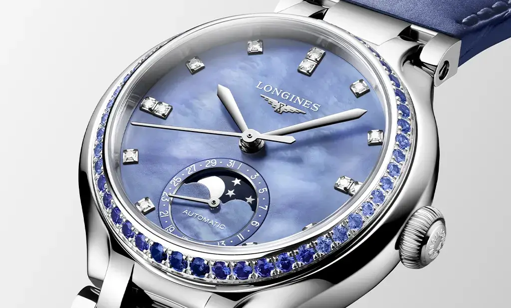 Zegarek Longines PrimaLuna Moonphase z niebiańską tarczą z masy perłowej i pierścieniem z błękitnych szafirów