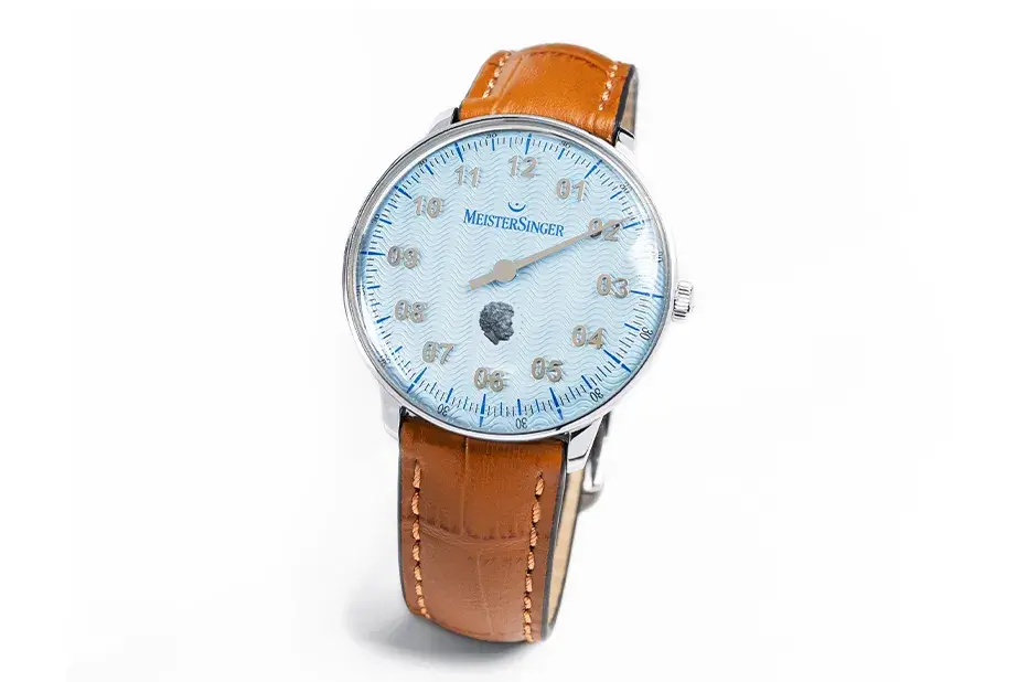 Mechaniczny zegarek damski MeisterSinger Johann Strauss Neo – retro design i błękitna tarcza w stylu lat 60.