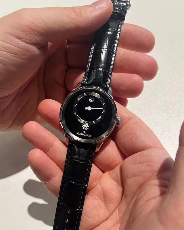 MeisterSinger Panthero Jumping Hour PTJH902 zegarek męski ze skaczącą godziną