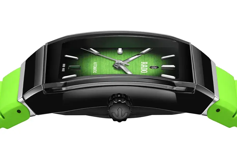 Boczne ujęcie zegarka Rado Anatom Automatic R10201319 – profilowana koperta ceramiczna i wypukłe szkło