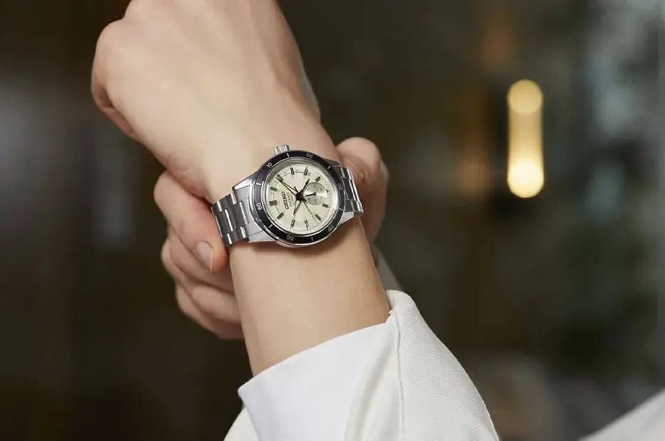 Zegarek Seiko Presage Style 60’s Small Second z kremową tarczą ze wskaźnikiem rezerwy chodu