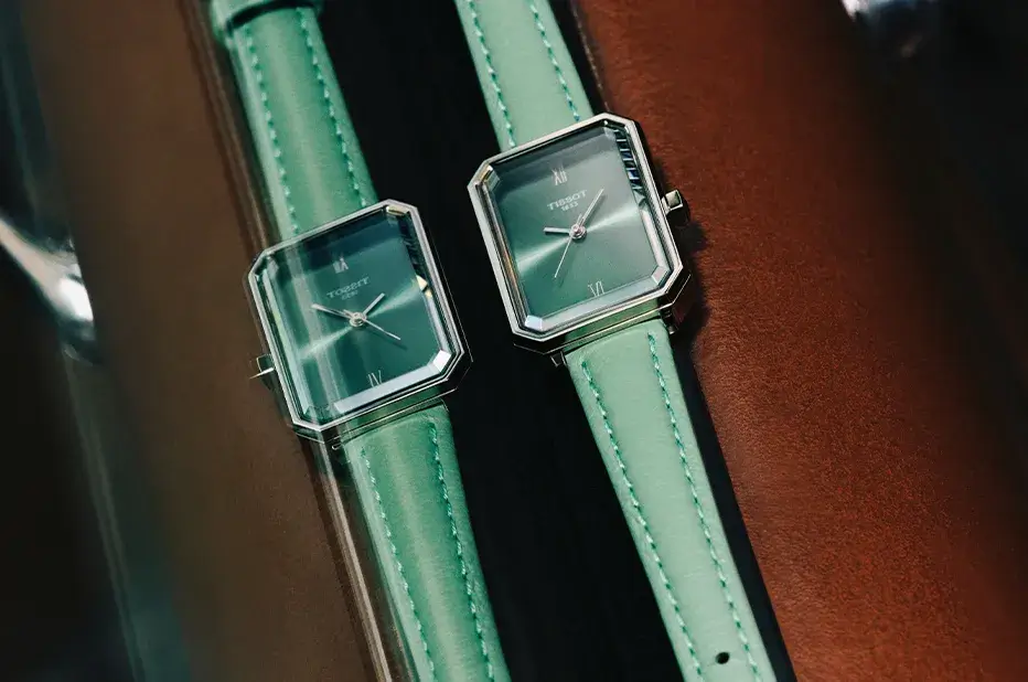 Zegarek damski Tissot SRV T160.110.16.093.00 z prostokątną kopertą i zielonym skórzanym paskiem