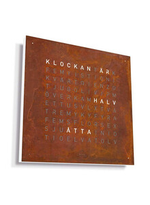 Zegar Qlocktwo Earth 45 Rust w języku szwedzkim