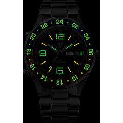 Podświetlenie tarczy w zegarku Ball Roadmaster Marine GMT DG3030B-S4C-BK