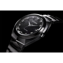 Czarna tarcza w zegarku Citizen Eco-Drive 365 BN1015-52E