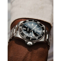 Zegarek Epos Sportive Diver 3504.131.20.15.30 na ręce