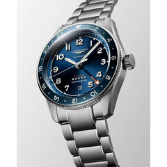 Niebieska tarcza zegarka Longines Spirit Zulu Time L3.812.4.93.6