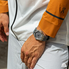 Zegarek męski Maurice Lacroix Aikon Automatic AI6007-SS000-230-2 na ręce