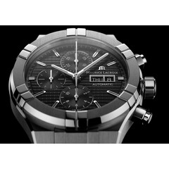 Czarna zdobiona tarcza w zegarku Maurice Lacroix Aikon Automatic Chronograph AI6038-SS000-330-2