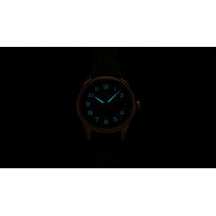 Zegarek podświetlany Super-Luminovą.