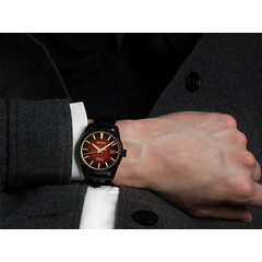 Zegarek Seiko Presage Sharp Edged Kabuki Limited Edition SPB331J1 na ręce
