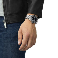 Zegarek Tissot Supersport Gent T125.610.11.051.00 na ręce