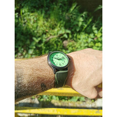 Zegarek na zielonym pasku Traser