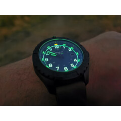Zegarek z innowacyjnym podświetleniem trigalight Traser