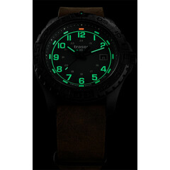 Podświetlenie zegarka Traser P96 Evolution Grey w półmroku
