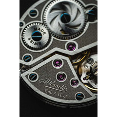 Mechanizm w zegarku Atlantic Worldmaster