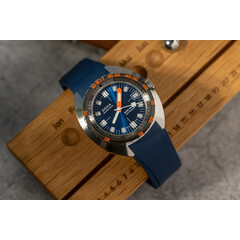 Niebieski zegarek Doxa