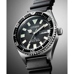 Wypukłe szkło w zegarku Citizen Promaster Challenge Diver NY0120-01EE