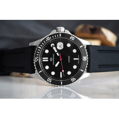 Czarna tarcza w zegarku Continental 20504-GD154430