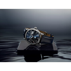 Elegancki zegarek męski na pasku skórzanym niebieskim Frederique Constant Classic