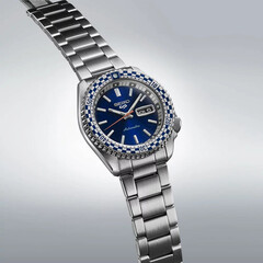 Zegarek z niebieską tarczą Seiko