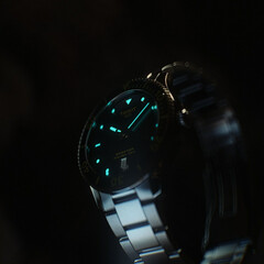 Zegarek nurkowy Tissot z podświetleniem