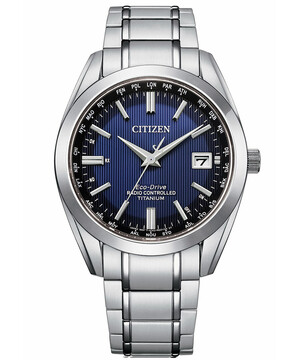 Tytanowy zegarek Citizen z niebieską tarczą
