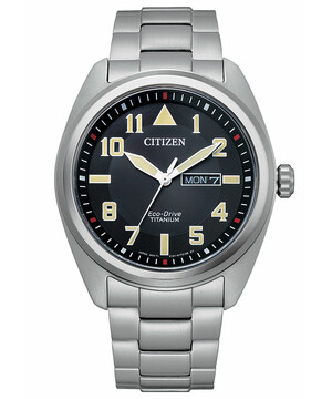 Zegarek wojskowy Citizen z czarną tarczą i tytanową bransoletą