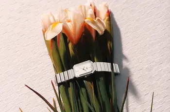 Prostokątny zegarek damski Tissot SRV w stylu vintage art deco