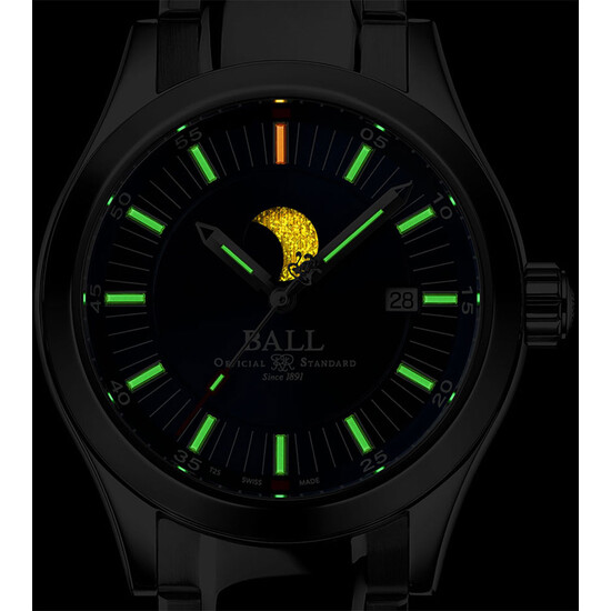 Podświetlenie trytem tarczy zegarka Ball Engineer II Moon Phase