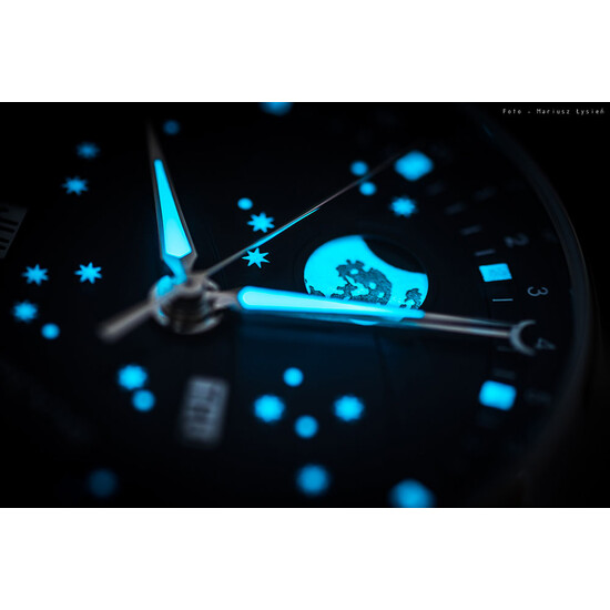 Epos Oeuvre D’Art Big Moon tarcza w ciemności