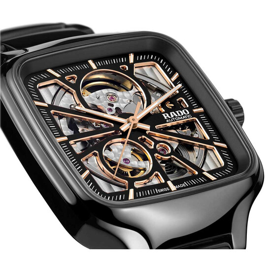 Rado True Square Open Heart R27086162 pięknie zdobiona tarcza.