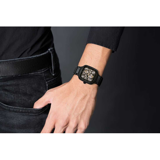 Rado True Square Open Heart R27086162 zegarek na ręce.