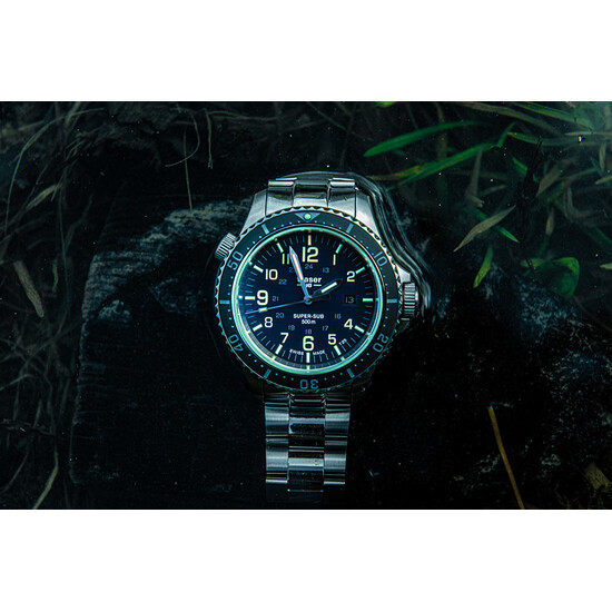 Traser P67 SuperSub T25 Blue 109375 zegarek pod wodą.