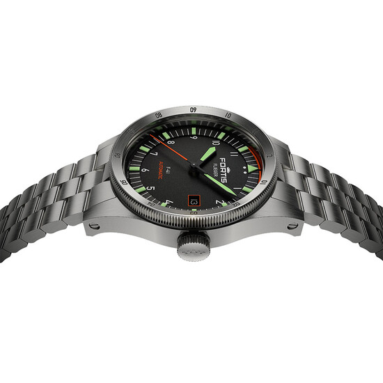 Zegarek Fortis Flieger F-41 Automatic inspirowany pierwszym modelem lotniczym z kolekcji Flieger z 1987 roku.