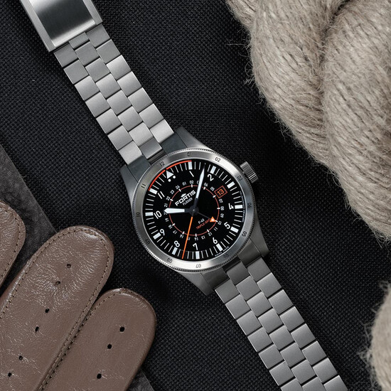 Fortis Flieger F-43 Triple-GMT F4260000.