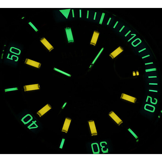 Podświetlenie tarczy w zegarku Ball Engineer Master II Diver Chronometer