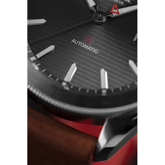 Trójwymiarowa tarcza i świecące indeksy.